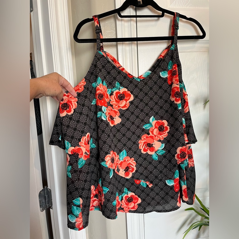 Like New Torrid vibrant v-neck layered cami - Picture 3 of 9
